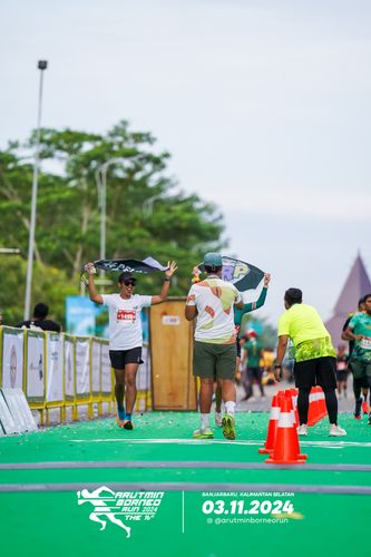 Race photo from Arutmin Borneo Run 2024