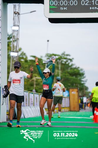 Race photo from Arutmin Borneo Run 2024