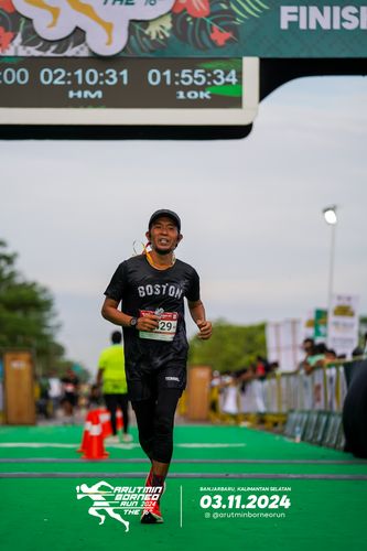 Race photo from Arutmin Borneo Run 2024