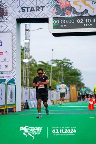 Race photo from Arutmin Borneo Run 2024