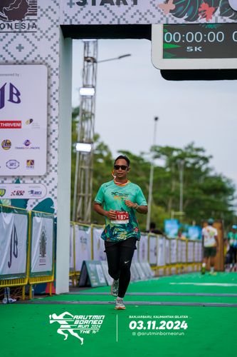 Race photo from Arutmin Borneo Run 2024