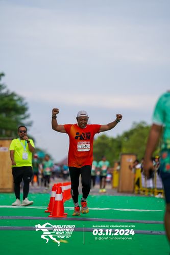 Race photo from Arutmin Borneo Run 2024