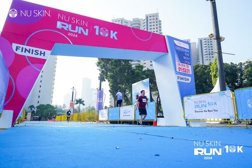 Race photo from Nu Skin Run 10K