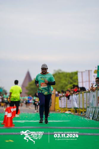 Race photo from Arutmin Borneo Run 2024