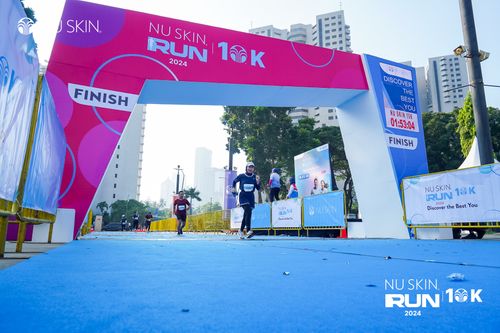 Race photo from Nu Skin Run 10K