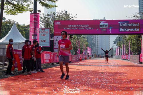 Race photo from Smartfren Run 2025 