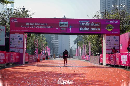 Race photo from Smartfren Run 2025 