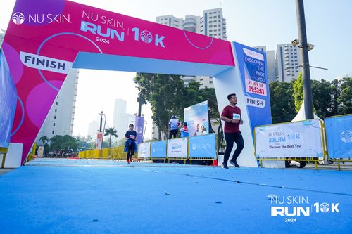 Race photo from Nu Skin Run 10K