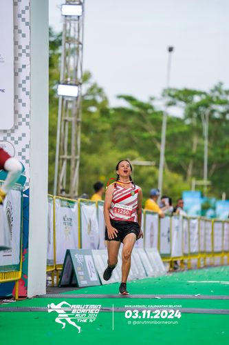 Race photo from Arutmin Borneo Run 2024