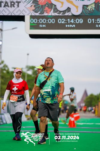 Race photo from Arutmin Borneo Run 2024