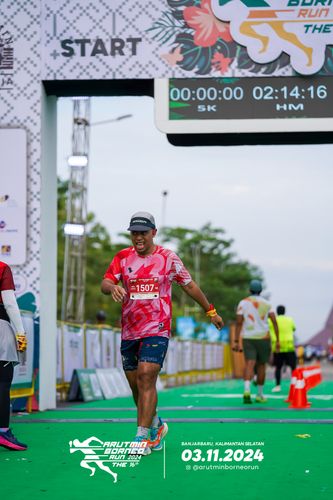 Race photo from Arutmin Borneo Run 2024
