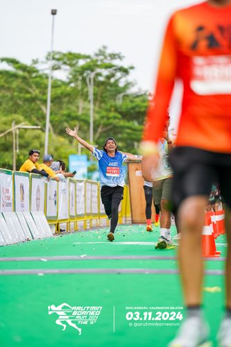 Race photo from Arutmin Borneo Run 2024