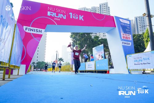 Race photo from Nu Skin Run 10K