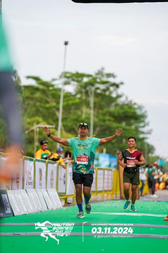 Race photo from Arutmin Borneo Run 2024