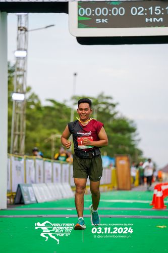 Race photo from Arutmin Borneo Run 2024