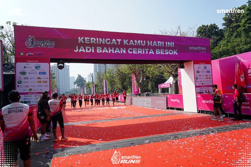 Race photo from Smartfren Run 2025 