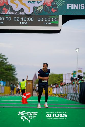 Race photo from Arutmin Borneo Run 2024