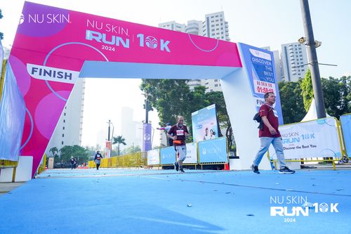 Race photo from Nu Skin Run 10K