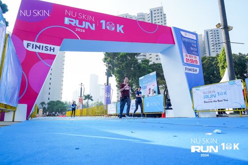 Race photo from Nu Skin Run 10K