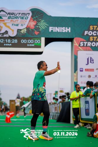 Race photo from Arutmin Borneo Run 2024