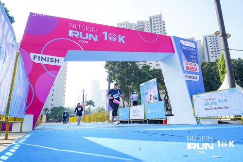 Race photo from Nu Skin Run 10K