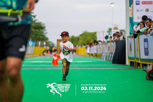 Race photo from Arutmin Borneo Run 2024