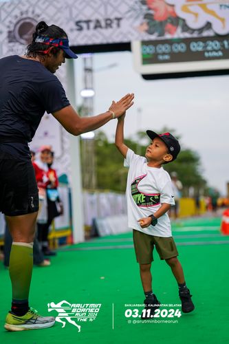 Race photo from Arutmin Borneo Run 2024