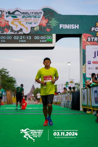 Race photo from Arutmin Borneo Run 2024