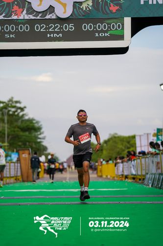 Race photo from Arutmin Borneo Run 2024