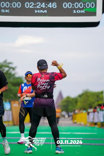 Race photo from Arutmin Borneo Run 2024