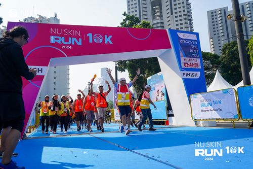 Race photo from Nu Skin Run 10K