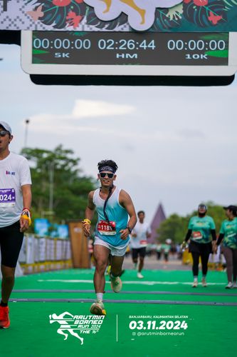 Race photo from Arutmin Borneo Run 2024