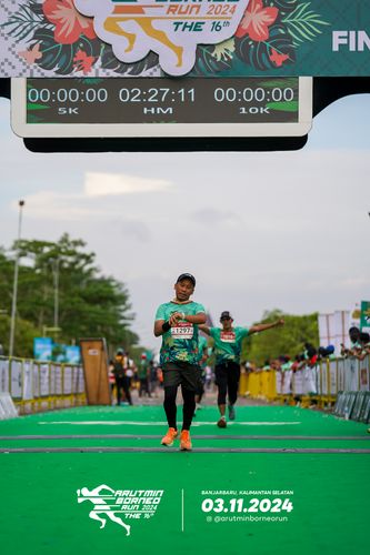Race photo from Arutmin Borneo Run 2024