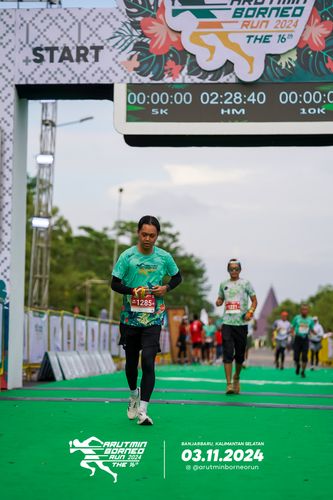 Race photo from Arutmin Borneo Run 2024