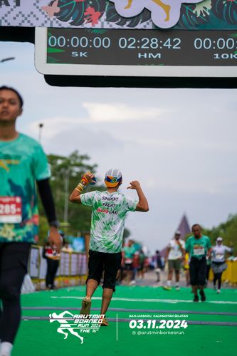 Race photo from Arutmin Borneo Run 2024