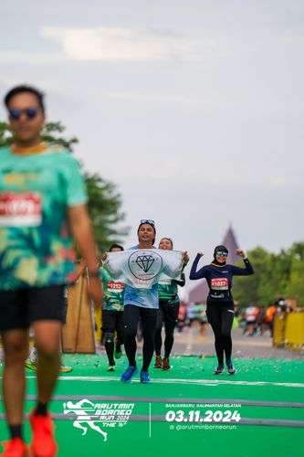 Race photo from Arutmin Borneo Run 2024