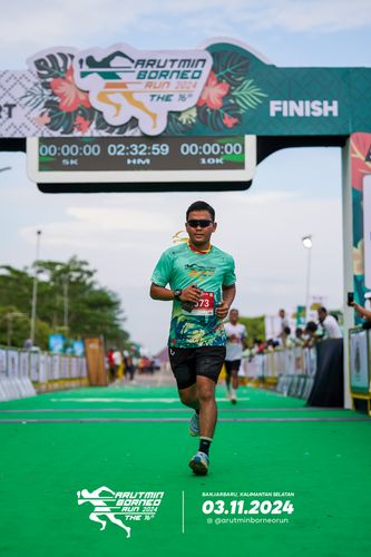 Race photo from Arutmin Borneo Run 2024