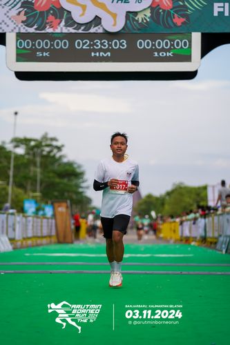 Race photo from Arutmin Borneo Run 2024