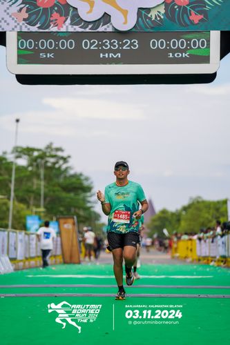 Race photo from Arutmin Borneo Run 2024