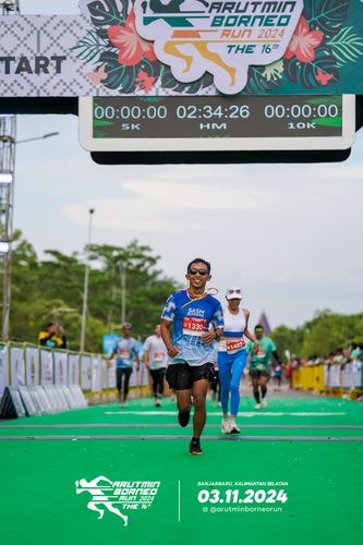 Race photo from Arutmin Borneo Run 2024