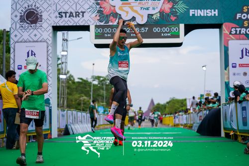 Race photo from Arutmin Borneo Run 2024