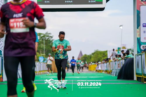 Race photo from Arutmin Borneo Run 2024
