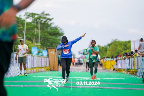 Race photo from Arutmin Borneo Run 2024