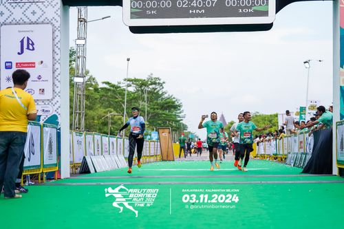 Race photo from Arutmin Borneo Run 2024