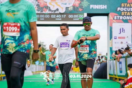 Race photo from Arutmin Borneo Run 2024