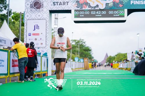 Race photo from Arutmin Borneo Run 2024