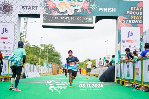 Race photo from Arutmin Borneo Run 2024