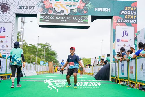 Race photo from Arutmin Borneo Run 2024