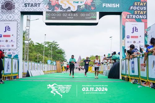 Race photo from Arutmin Borneo Run 2024