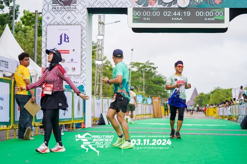 Race photo from Arutmin Borneo Run 2024